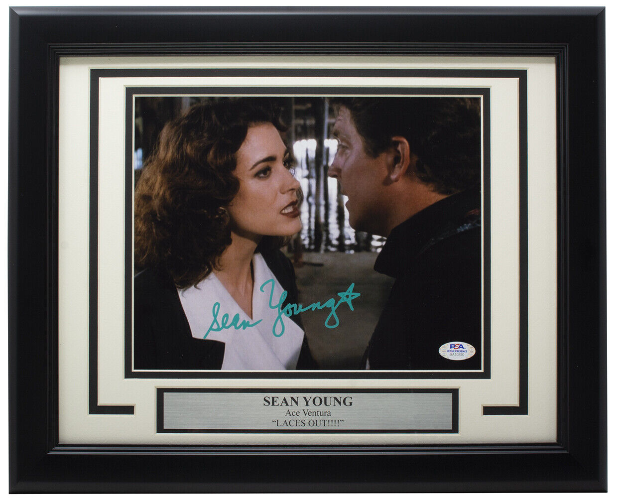Sean Young Signed Framed 8x10 Ace Ventura Pet Detective Photo PSA ITP
