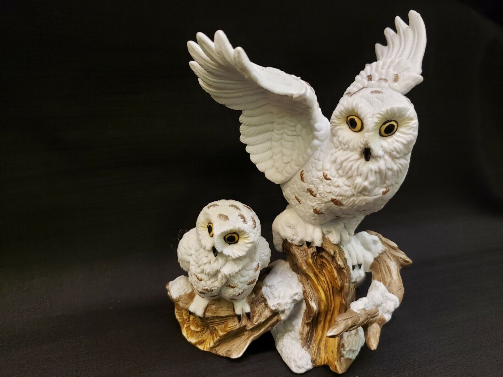 Regency Giftware 1993 Snowy Owl and Baby Porcelain Figurine