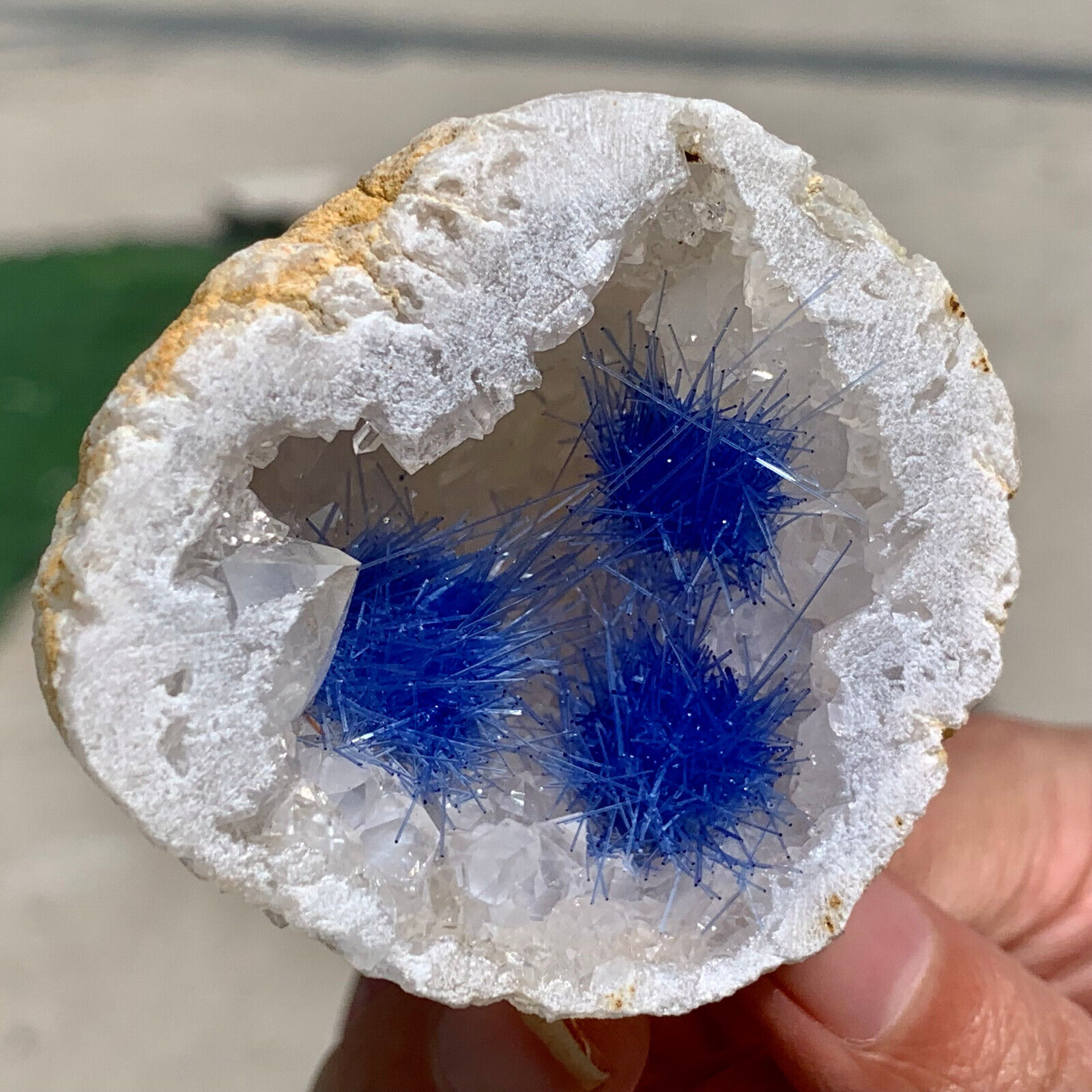 76G Rare Moroccan blue magnesite and quartz crystal coexisting specimen
