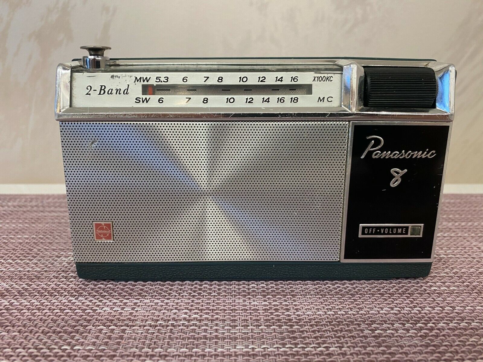 Vintage National  Panasonic  R-807J 2 Band 8 Transistor Radio