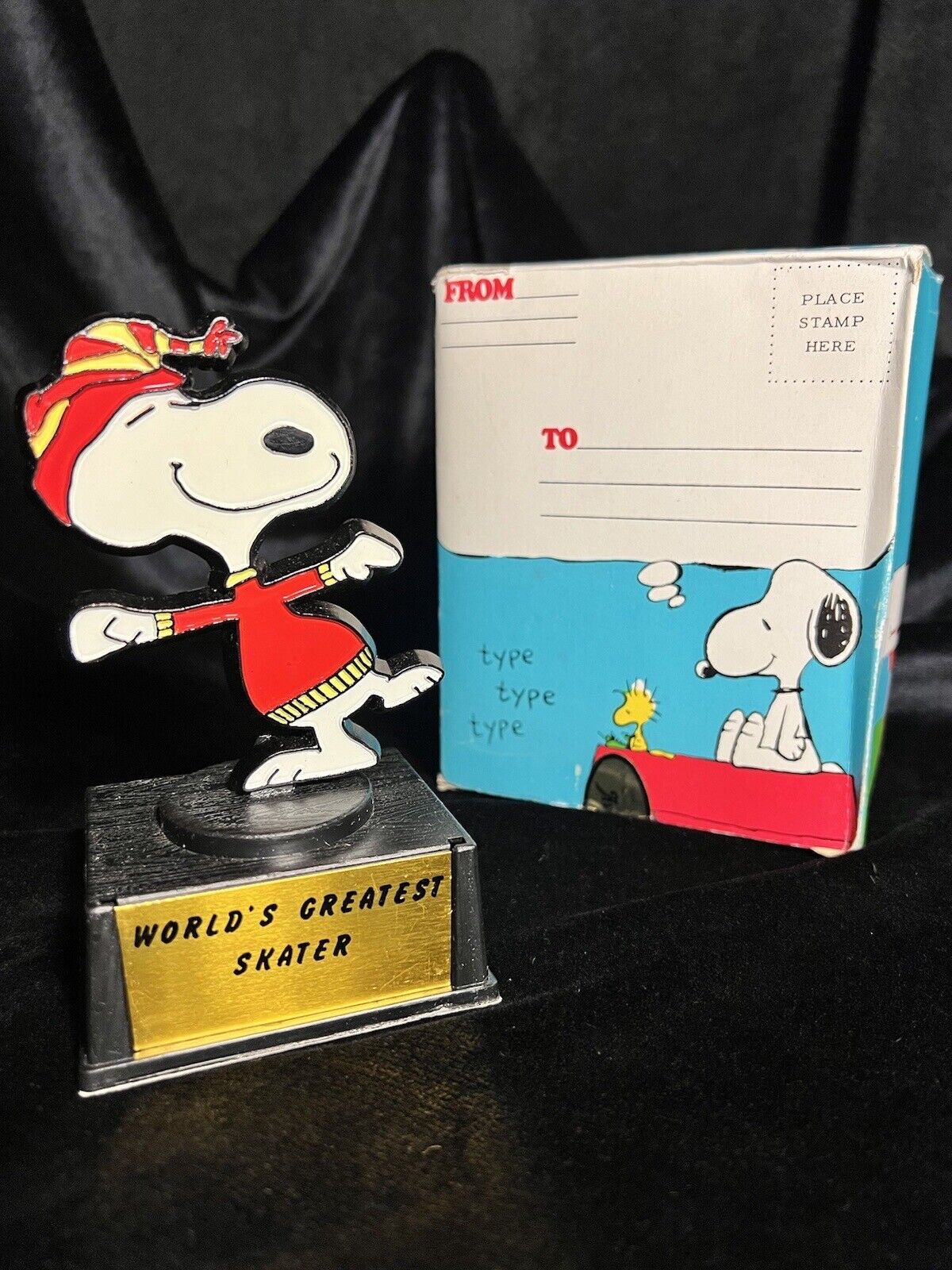 Vintage 1958, 1965 Aviva SNOOPY Worlds Greatest Skater, Collectible Trophy w/BOX