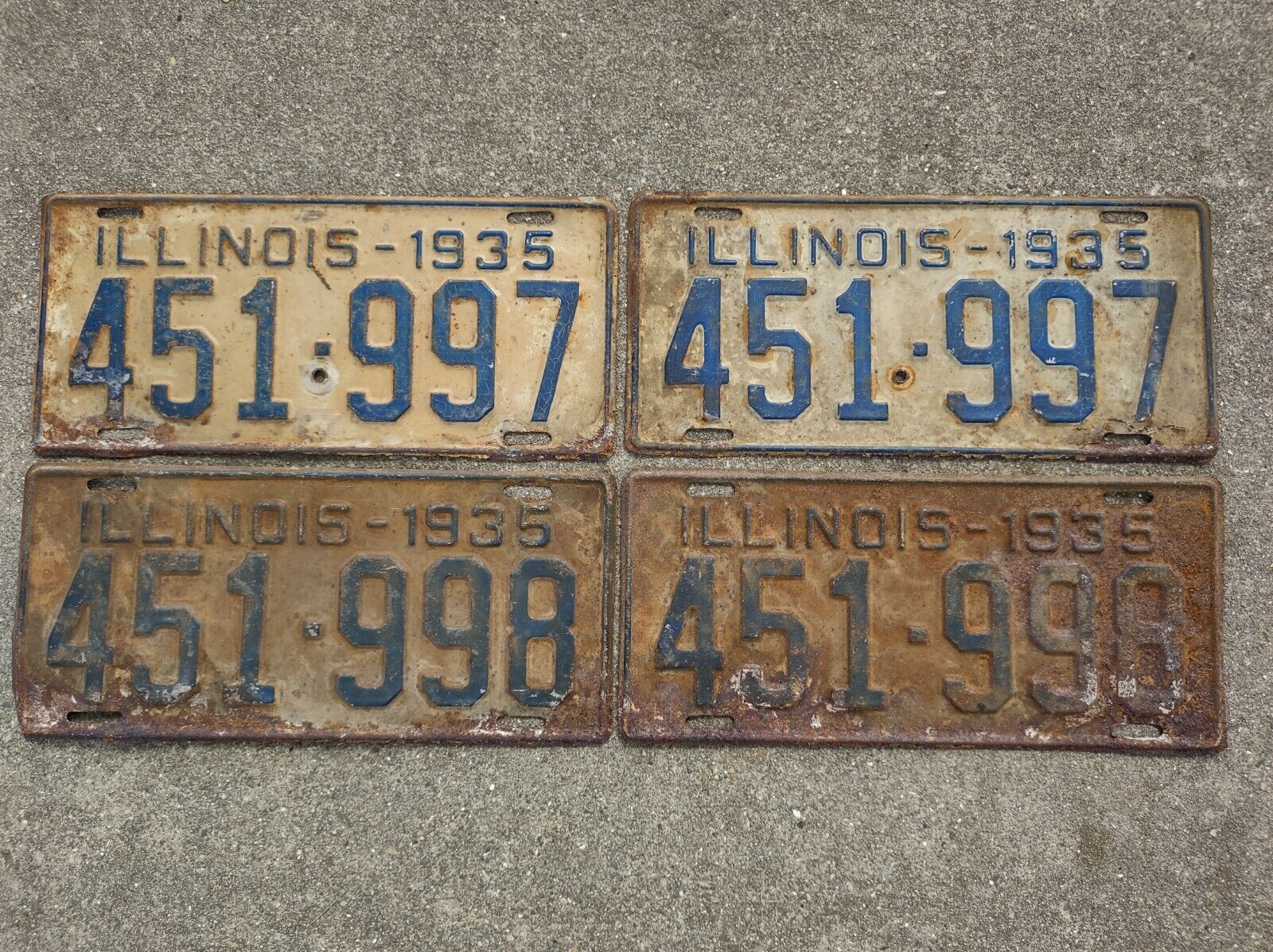 Vintage 1935 Original Paint Sequential Illinois license plate pairs Matching DMV
