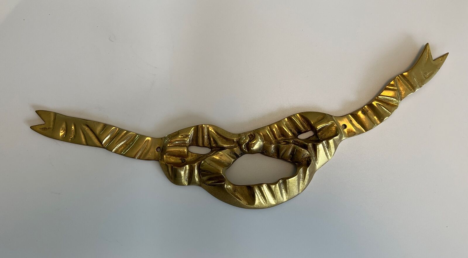 Vtg Ornate Solid Brass Ribbon Bow Wall Art Hanging Decor Hollywood Regency Style