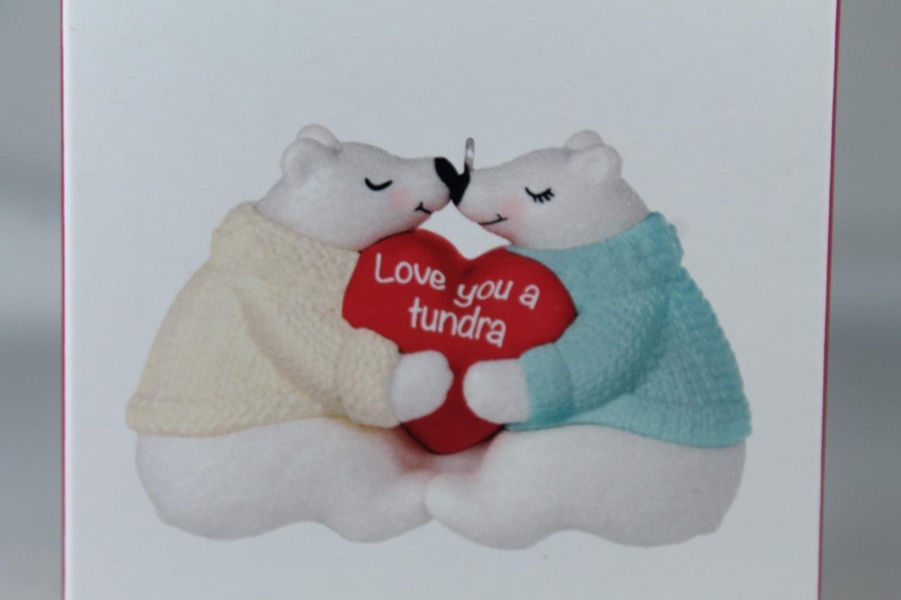 Hallmark \'Love You A Tundra\' 2 Polar Bears 2022 Ornament New In Box
