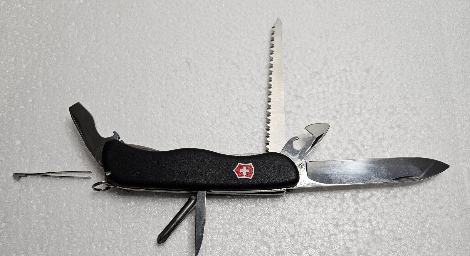 Victorinox Switzerland Adventurer  DE-GM 9305297 Black Large Swiss Army Knife