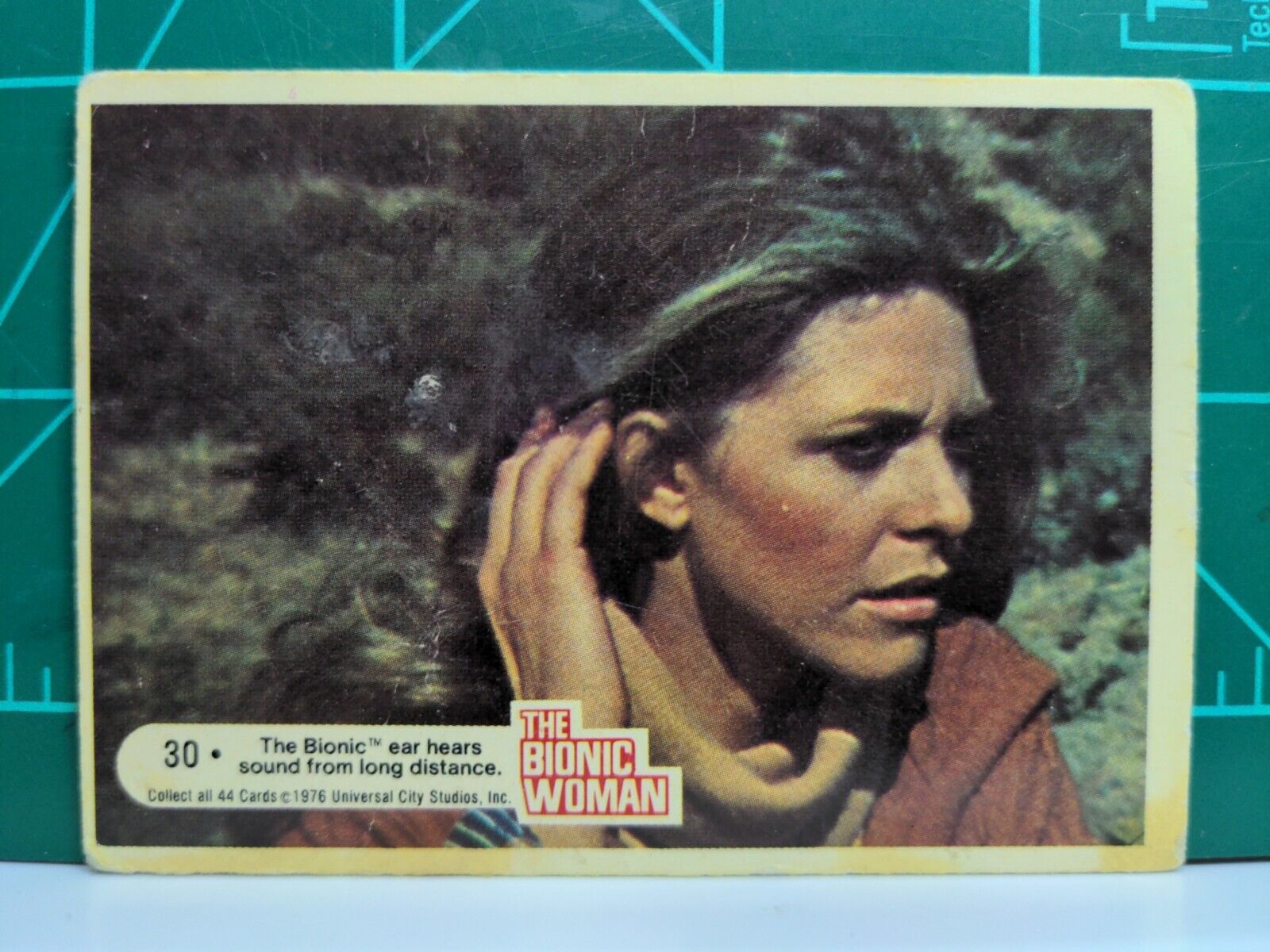 1976 Dunruss Bionic Woman Card # 30 The Bionic ear