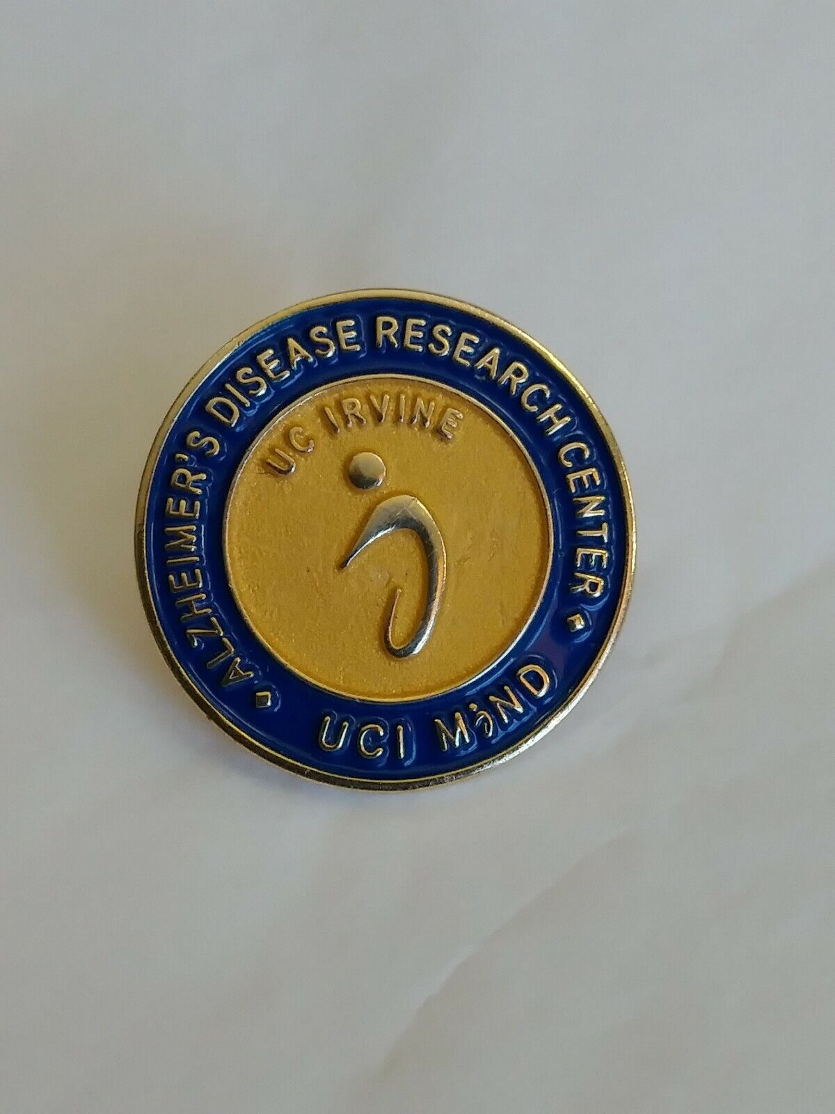 Alzheimer's Disease Research Center UC Irvine Lapel Hat Jacket Pin UCI Mind