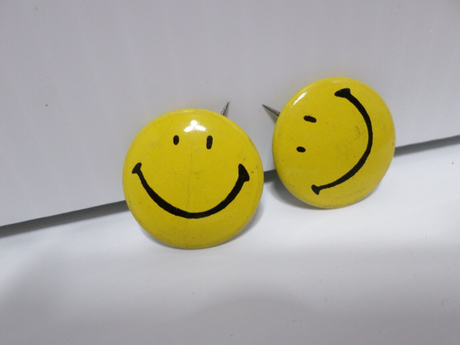 Vintage Pinback Smiley Face  Buttons 60s Yellow Hippy Backpack Jacket Pin