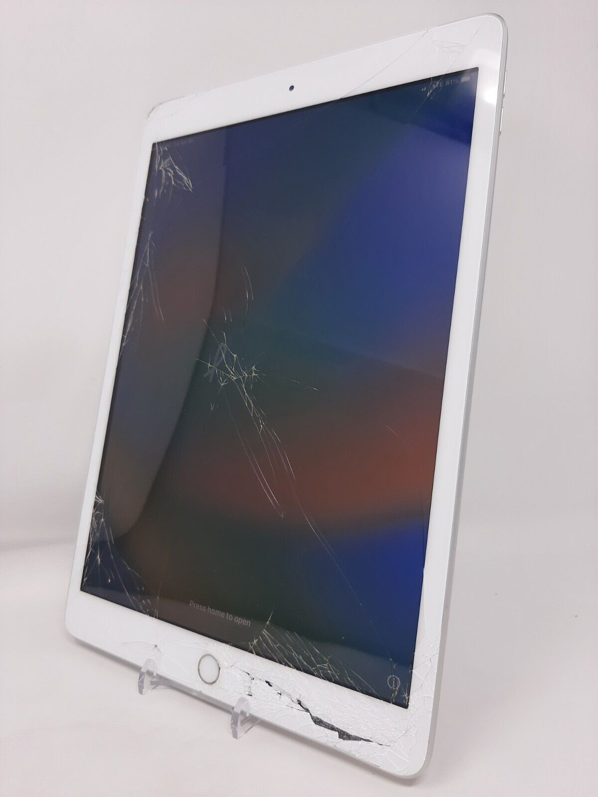 Apple iPad 8th Gen. 32GB, Wi-Fi + 4G (Unlocked), 10.2 in - Silver