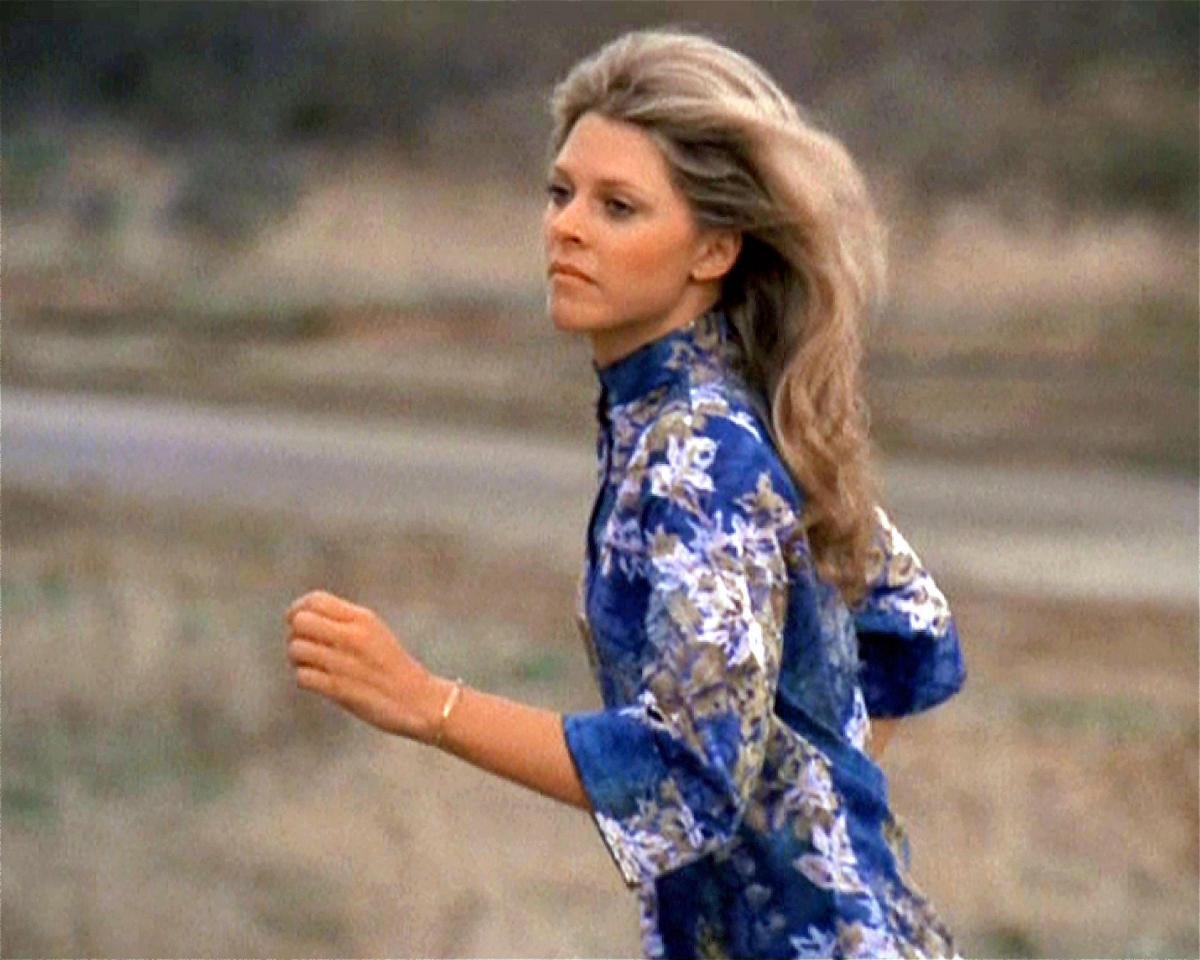 Actress LINDSAY WAGNER as The Bionic Woman Picture Photo Print 4\
