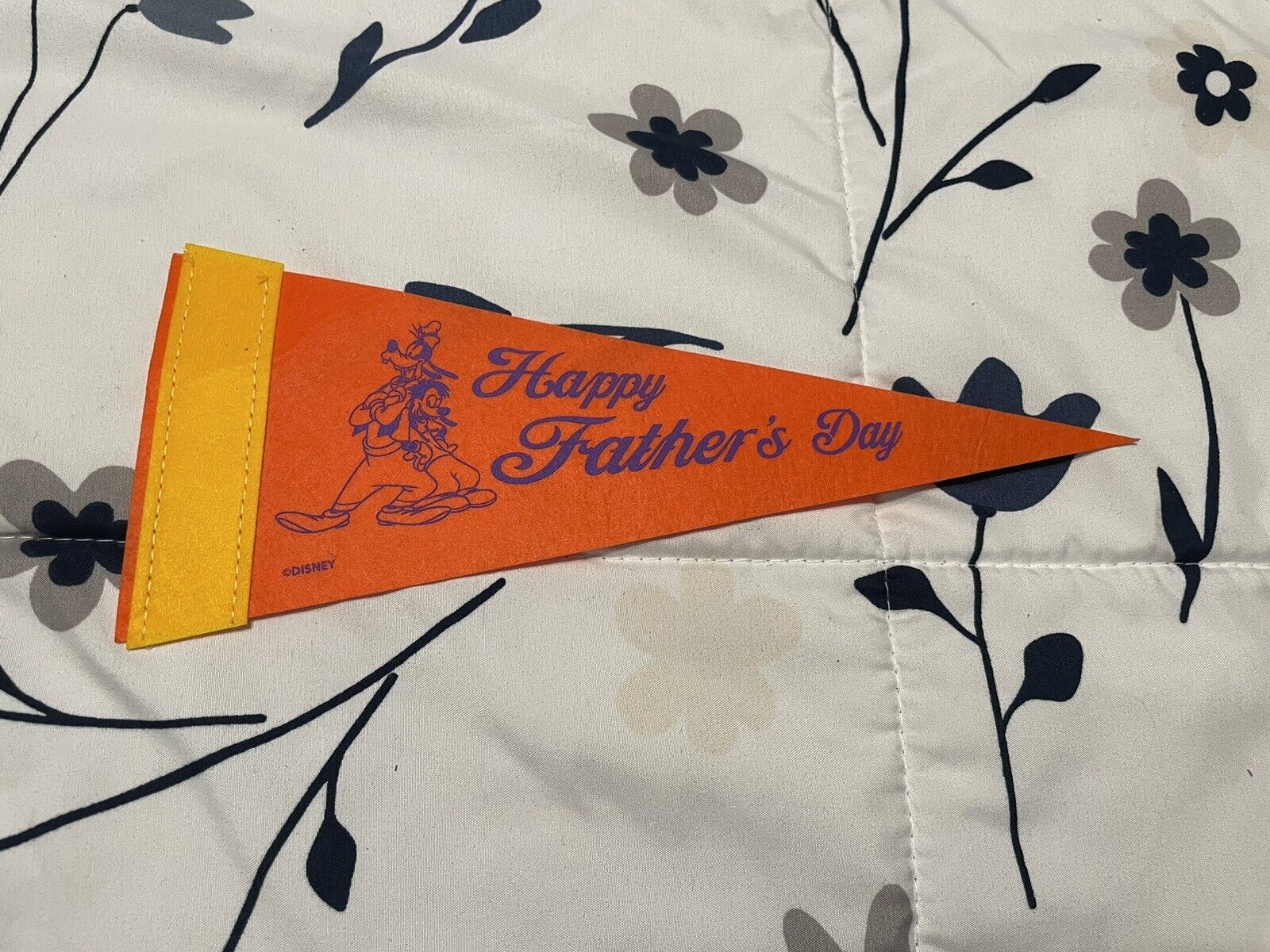 NEW Disneyland Pennant Goofy & Max Happy Father’s Day Pennant