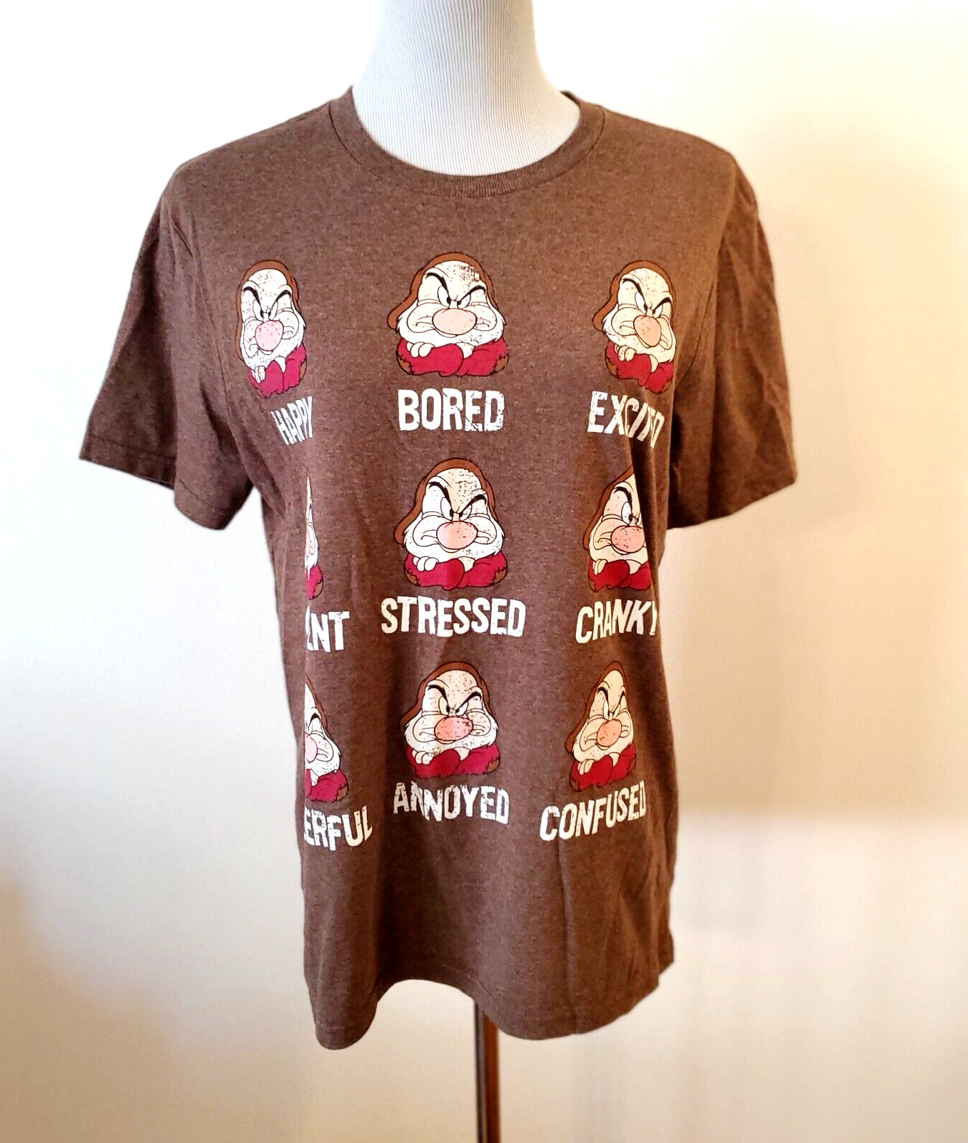 Disney Store Grumpy Dwarf T-Shirt Brown Men\'s Small Happy Bored Annoyed Cranky