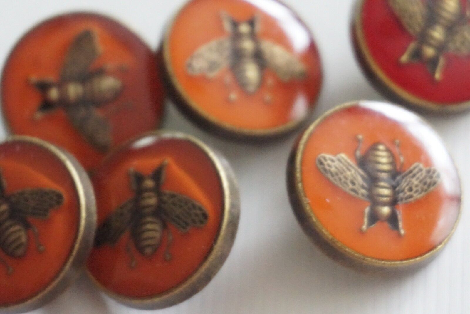 Set of  6 Gucci  BUTTONS   orange   bees 17 mm 0,6 inch