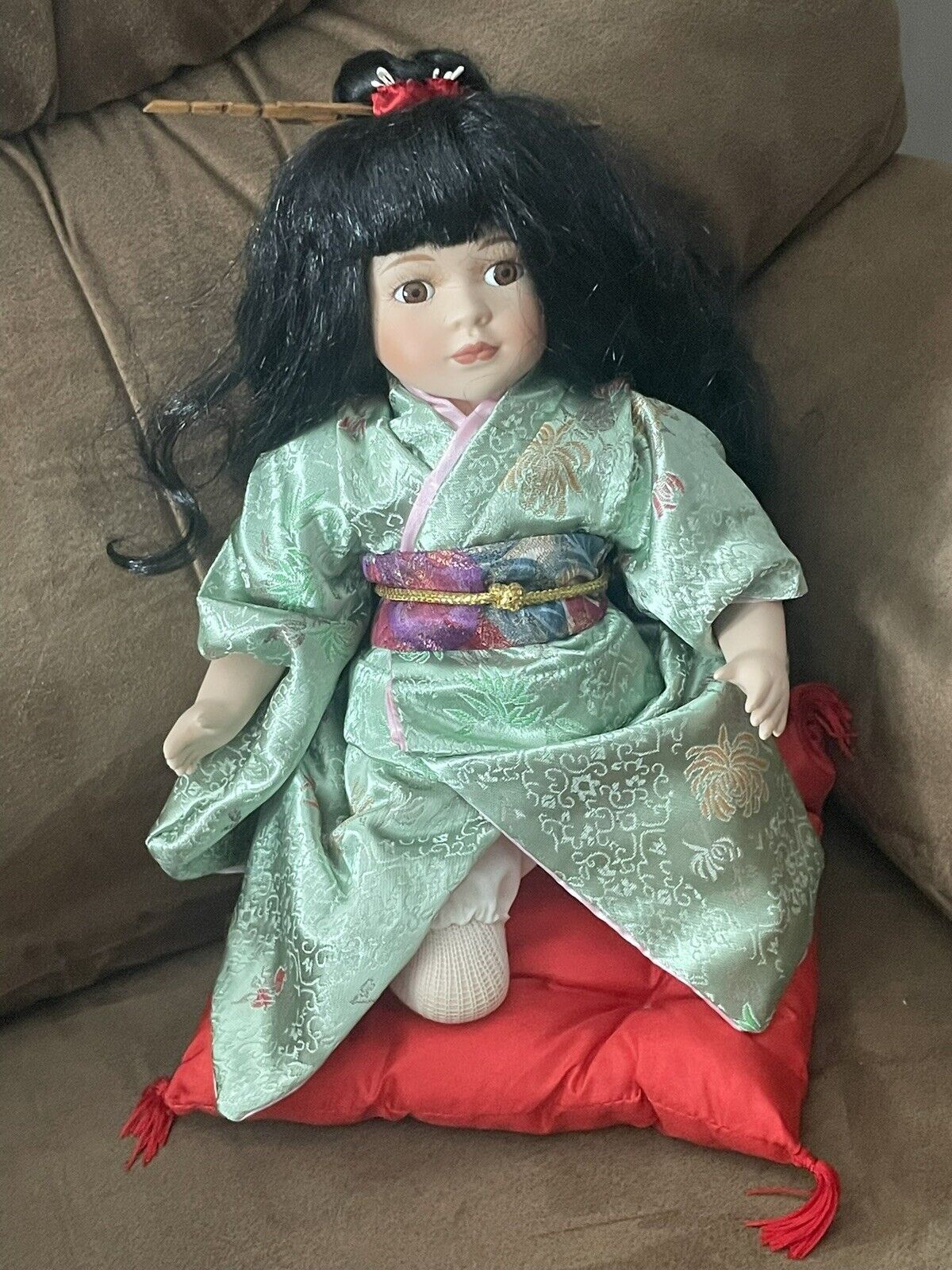 Vintage Kneeling Japanese Girl in Kimono Porcelain Doll 12