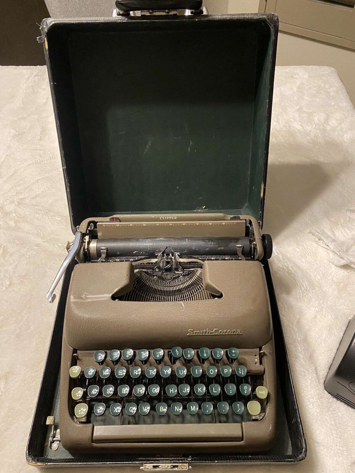 Vintage Smith Corona Clipper Floating Shift Portable Typewriter w/ Case, Works