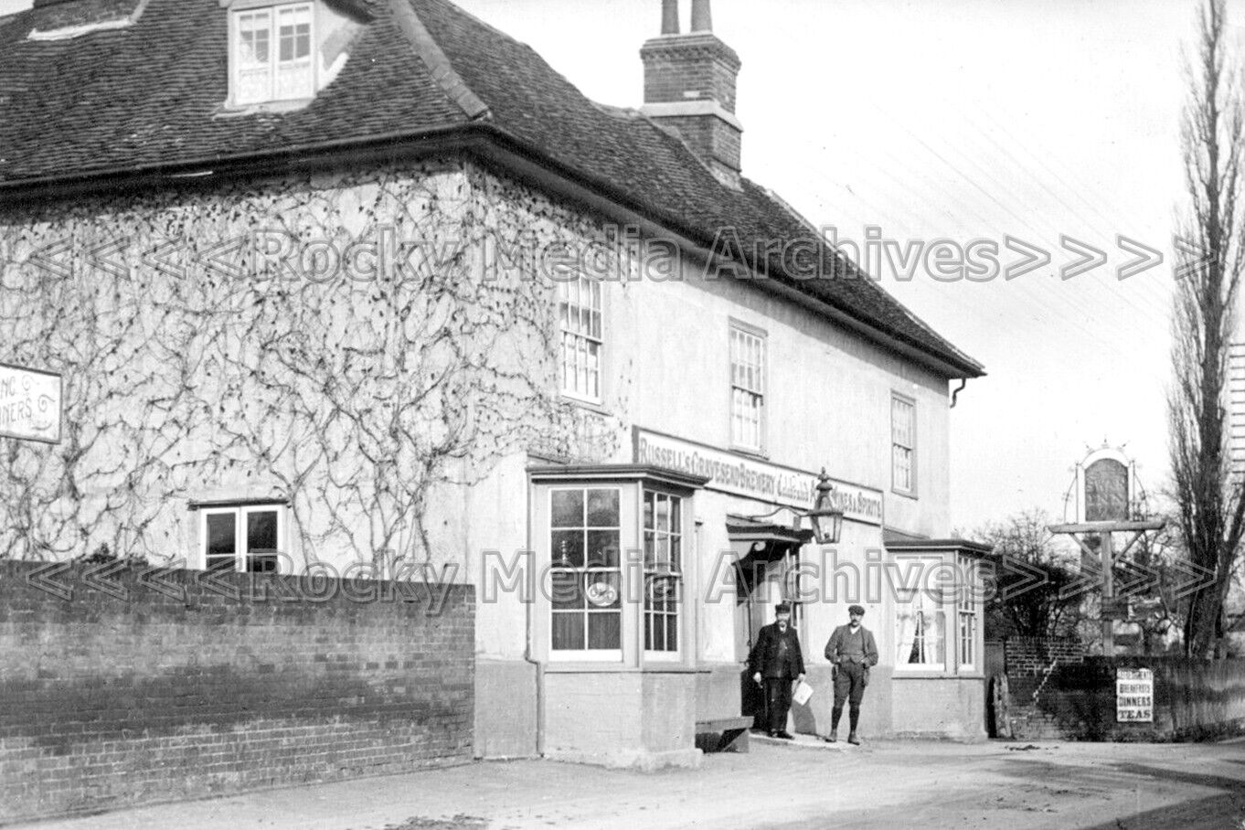 Sbb-29 The Swan Inn, Hatfield Peverel, Essex. Photo