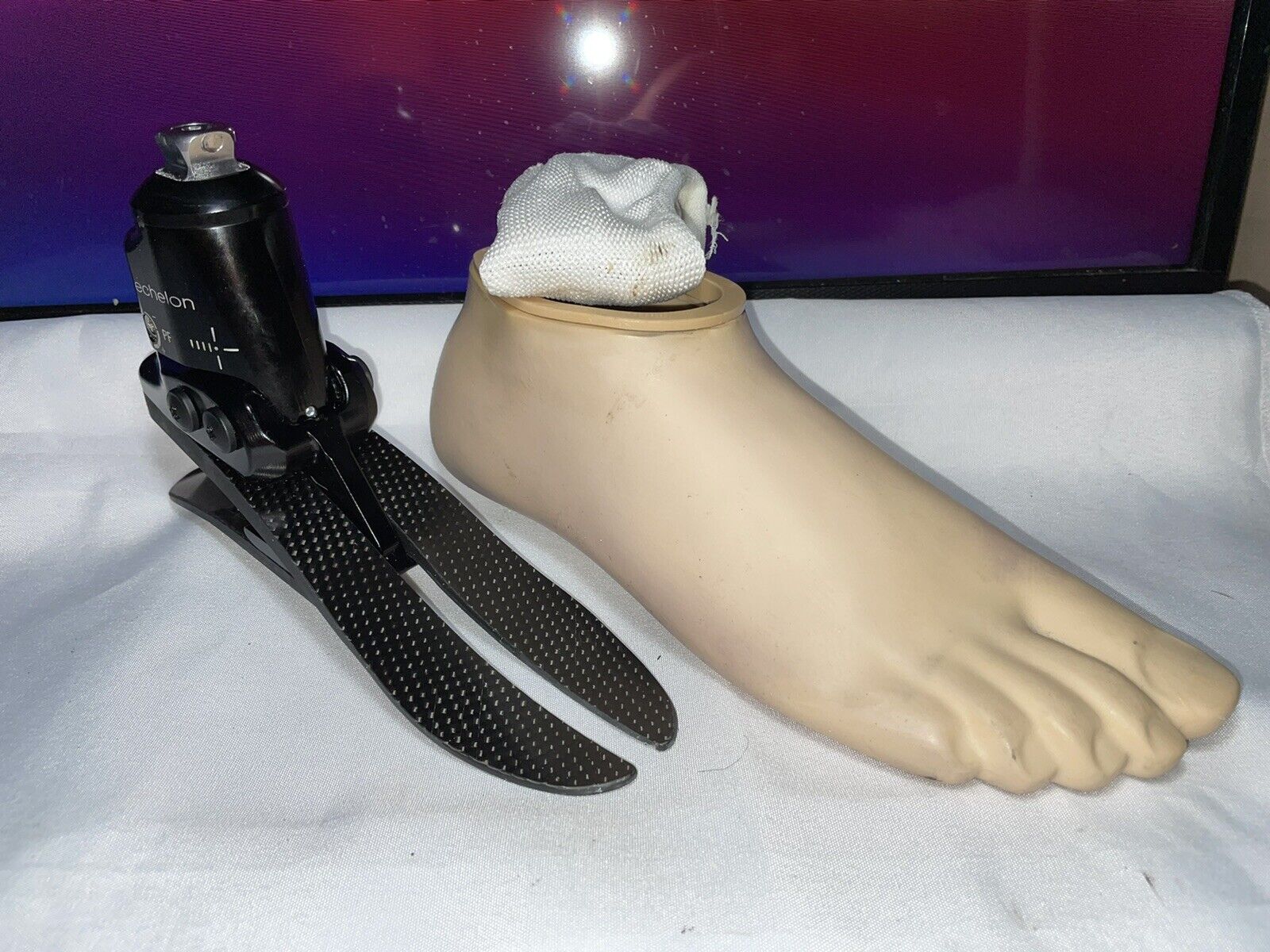 Endolite Echelon Hydraulic 25cm Cat 5 Medium Prosthetic Foot w/Right foot shell