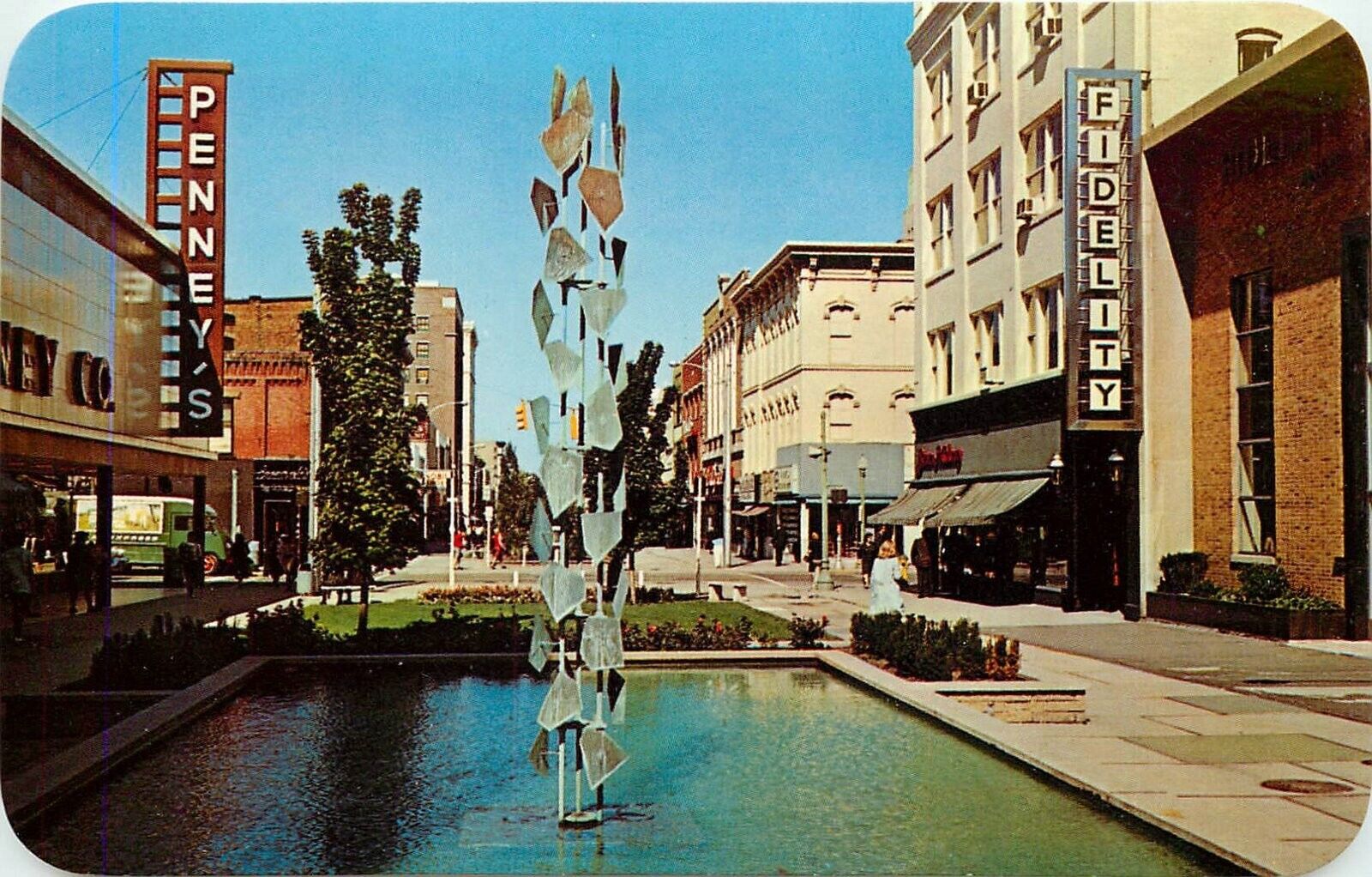 Postcard 1960s Michigan Kalamazoo The Mall Park like atmosphere Penrod MI24-704