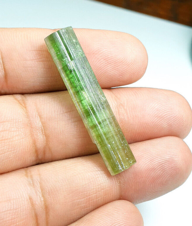 20Cts Beautiful Green Color Tourmaline Crystals Type Rough Grade 1pc