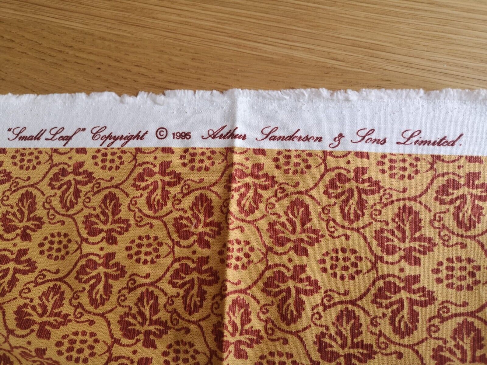 Vintage Sanderson \'Small Leaf\' Stylised Grapevine \'95 Cotton Fabric 1.45 Metres 
