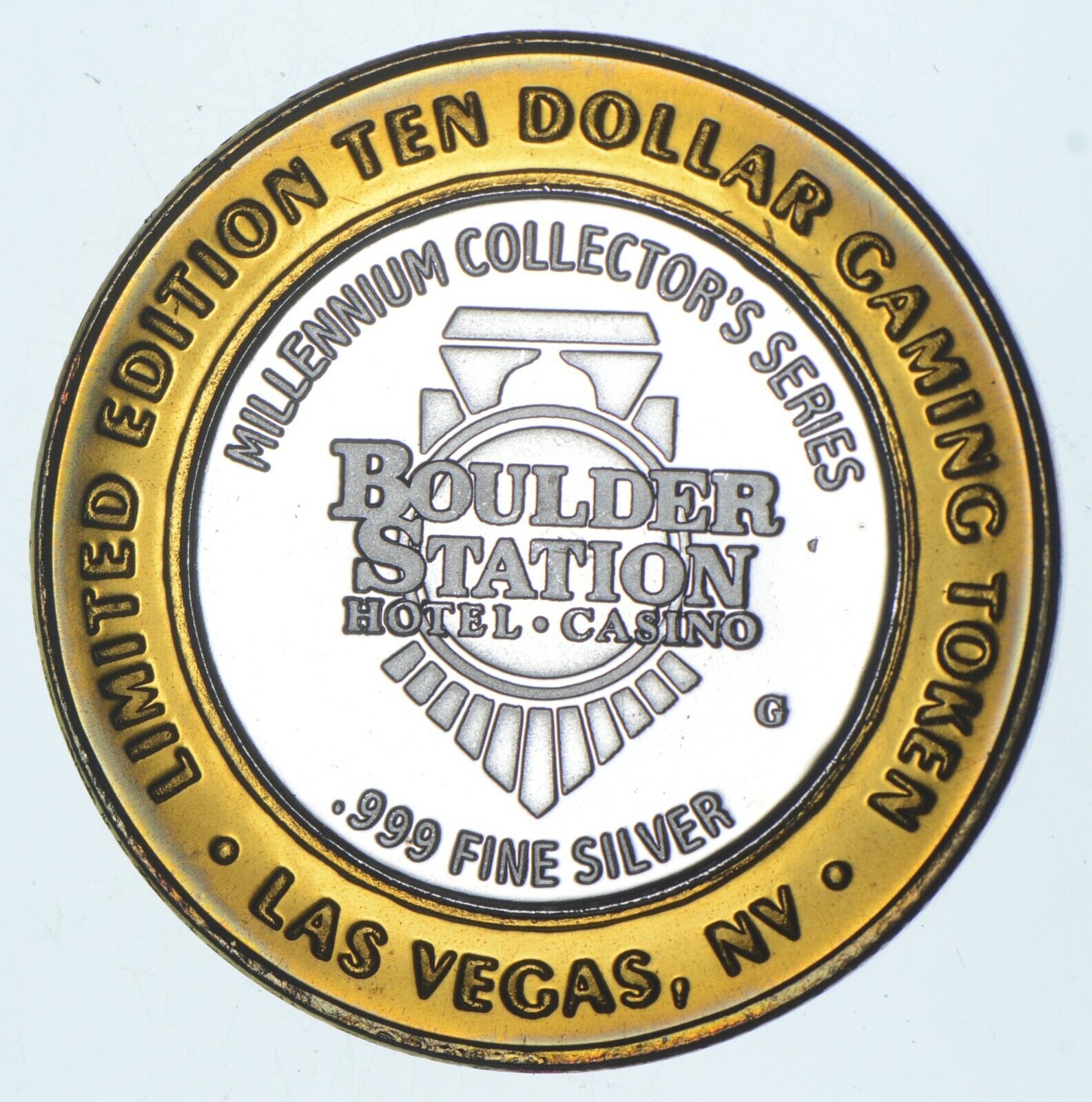 .999 Silver Center Boulder Station Casino $10 Token Approx 0.60 T Oz ASW *606