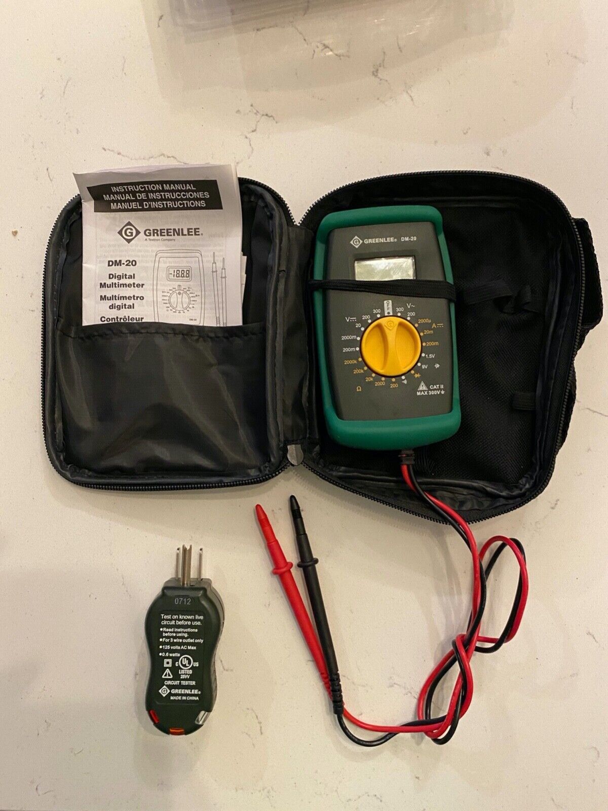 Greenlee DM-20 digital Multimeter and GT-10 polarity cube in case. for