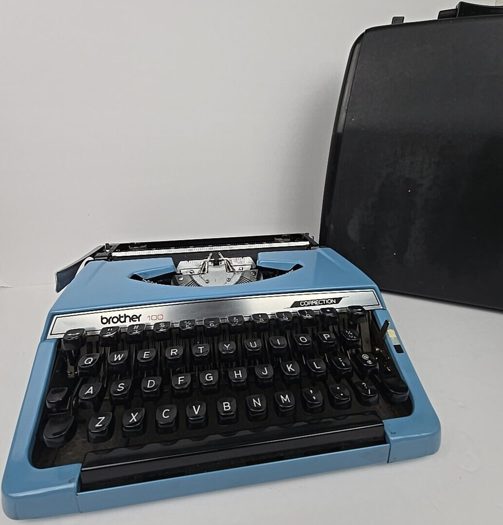 VTG Brother 100 Correction Portable Manual Typewriter Blue Carrying Case