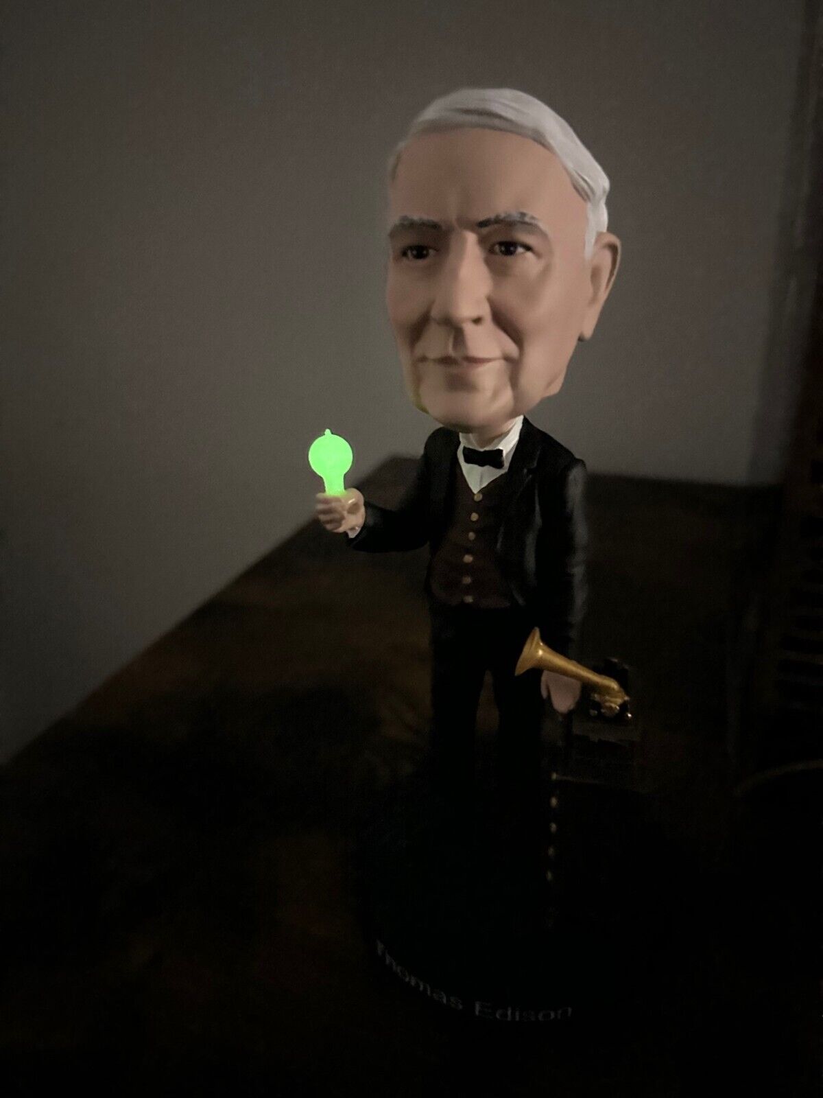 *Rare* - Thomas Edison Bobblehead Glow In Dark Lightbulb Phonograph 