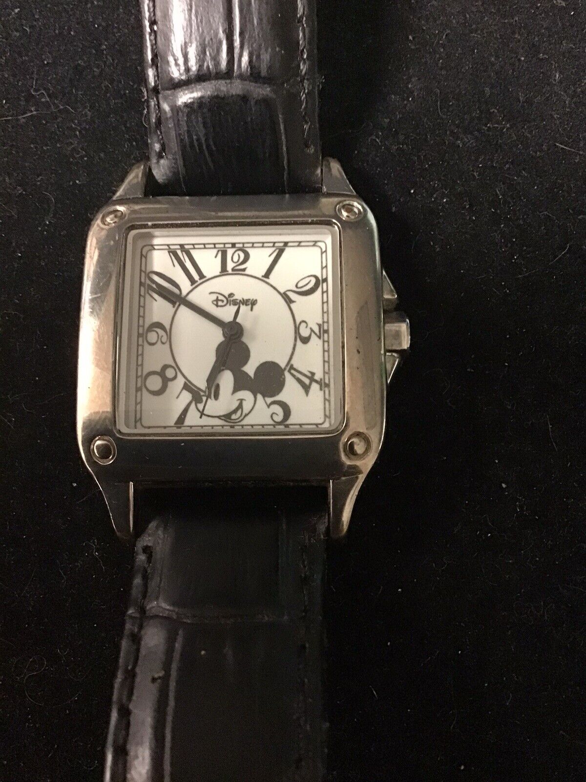 Black And White Face Mickey Mouse Watch With A Leather Band Pre-owned W N Batt