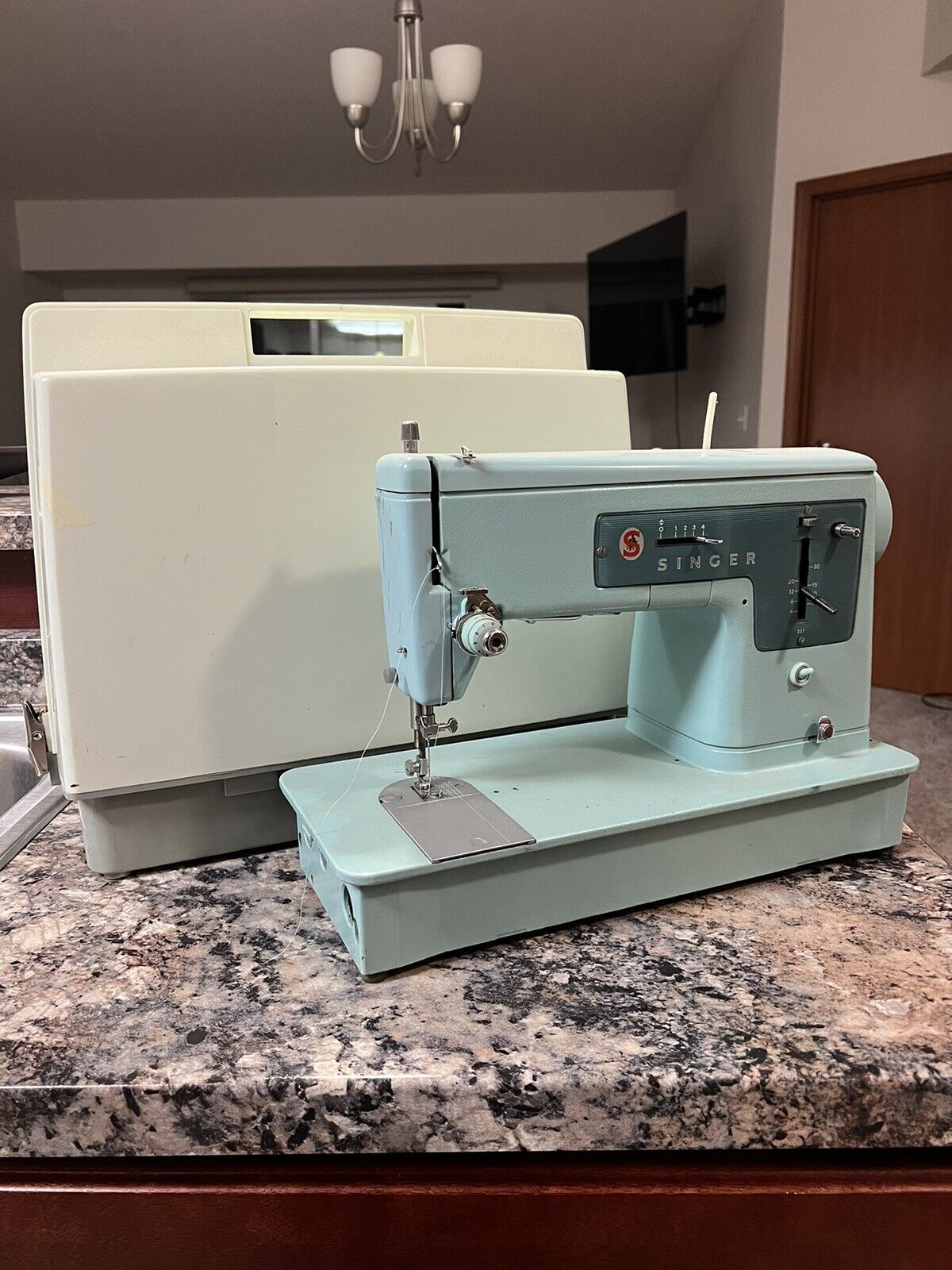 Singer Sewing Machine Vintage - 2 Machines (Both Tested & Working) read