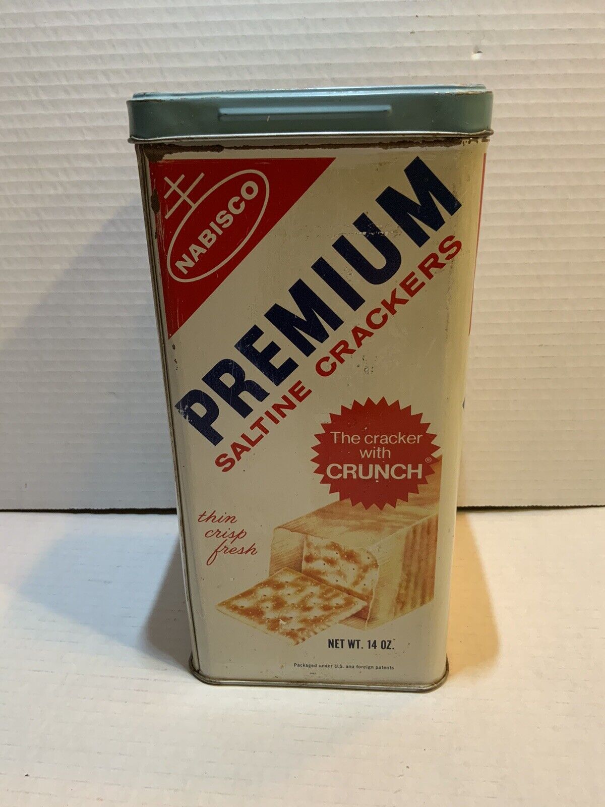 Vintage 1969 Nabisco Premium Saltine Crackers 14 oz. Tin w/Lid