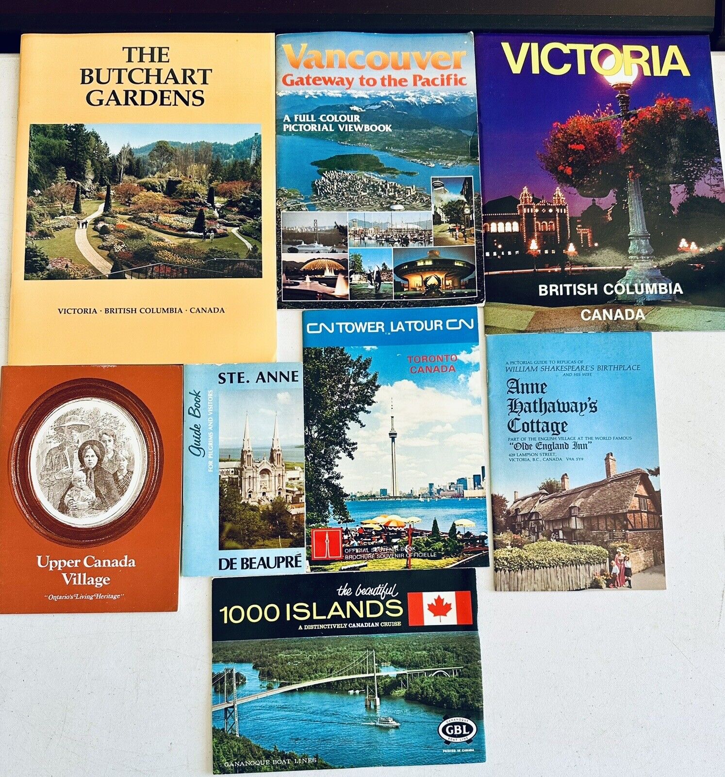 Lot Of Vintage 1980s CANADA Travel Guides / Booklets