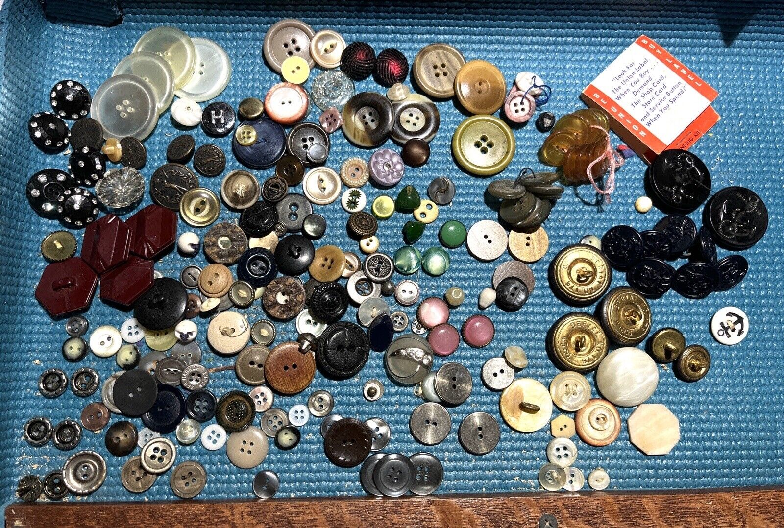 Antique Vintage Button Lot,celluloid,Glass, Bakelite Art Deco, Metal & Military