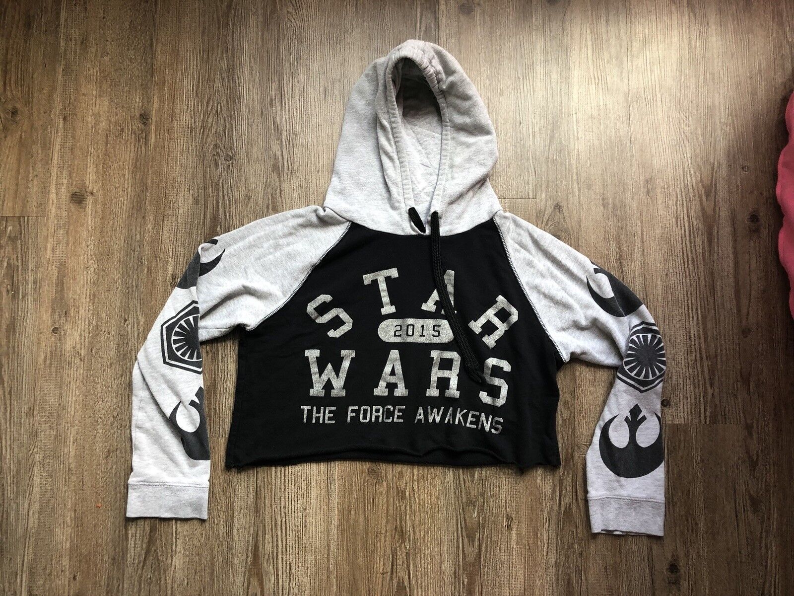 Star Wars Juniors Large 2015 Half Shirt Hoodie Sweatshirt The Force Awakens