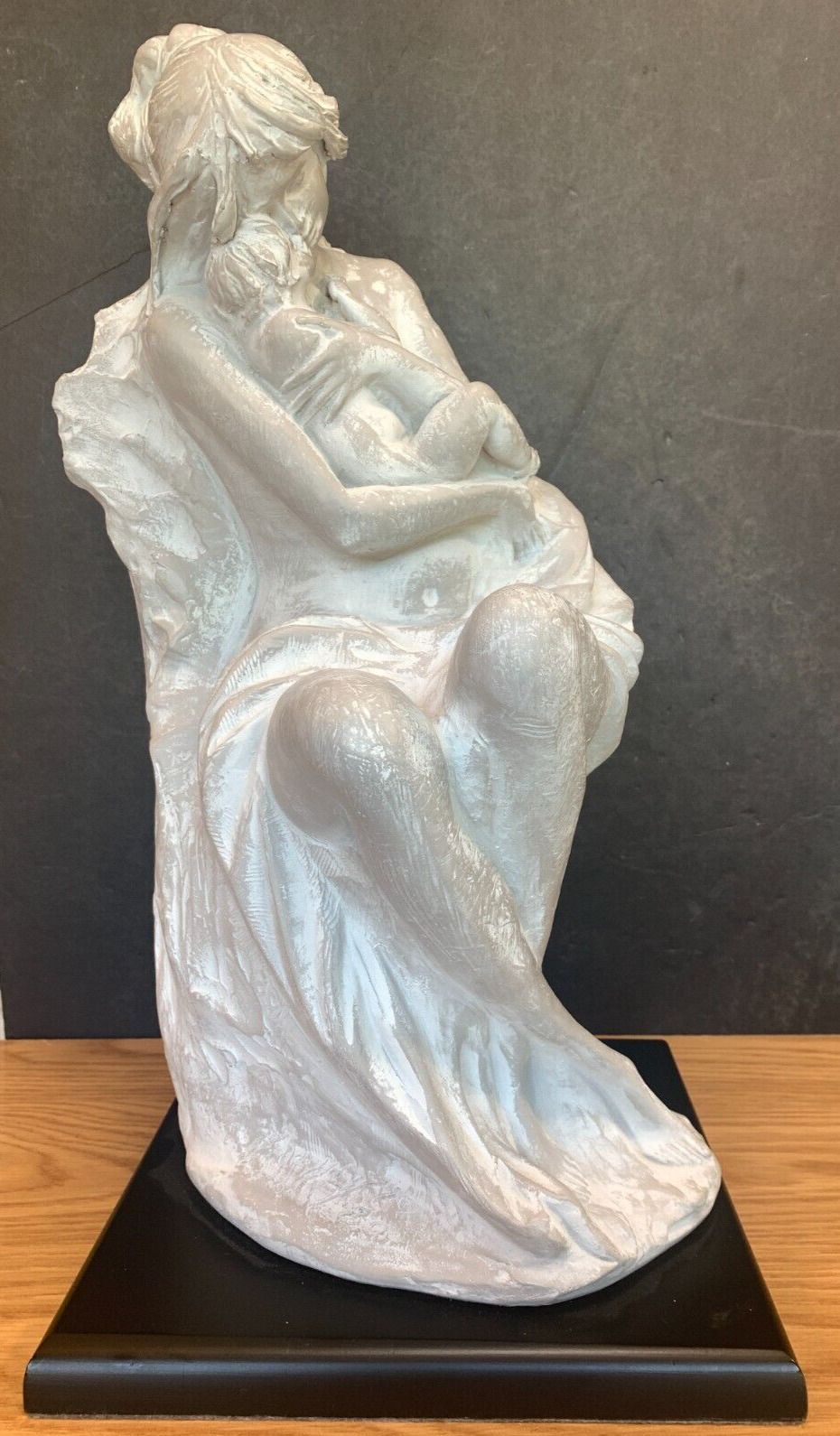 MILANO DESIGNS WOMAN HOLDING BABY CERAMIC SCULPTURE STATUE 17\