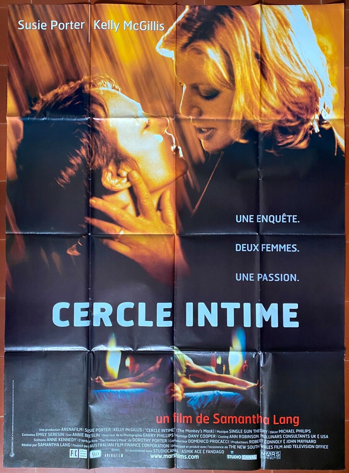 Poster Circle Intimate Monkey's Mask Susie Porter KELLY Mcgillis 47 3/16x63in