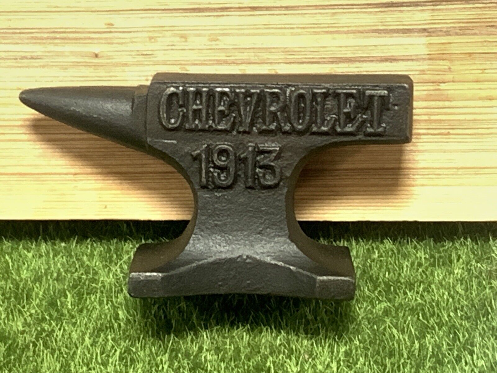 Chevrolet 1913 Anvil Collector Blacksmith Chevy Hotrod Iron Paperweight Mancave