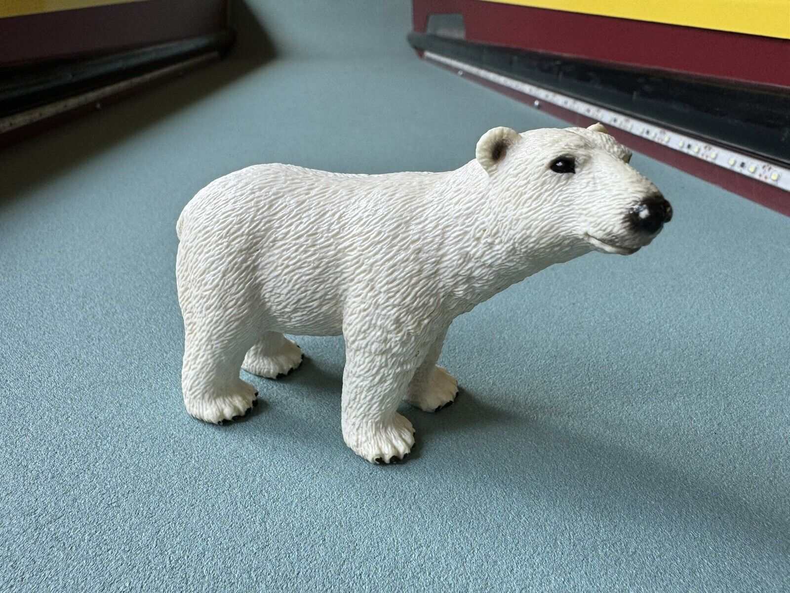 Schleich POLAR BEAR Adult 2011 Figure Wildlife Animal Retired Arctic Winter Toy