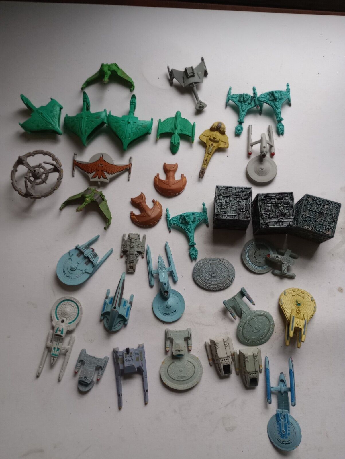 Large 30+ Lot Galoob Micro Machines Star Trek With 30+ Stands 