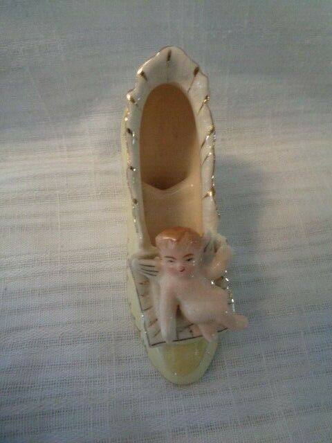 Vintage Porcelain Shoe w/ Baby Angel Cherub Made In Japan/N Y Pioneer Mdse Co.