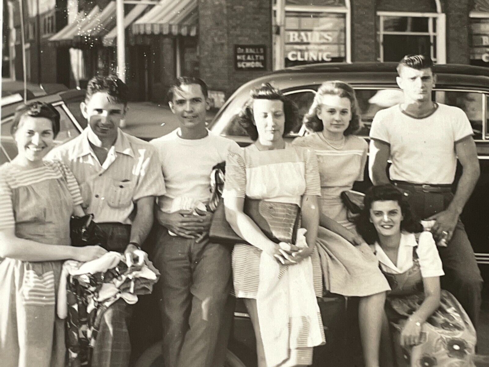 G2 Photograph Group Greaser Men Women Old Car Clinic 1940-50's
