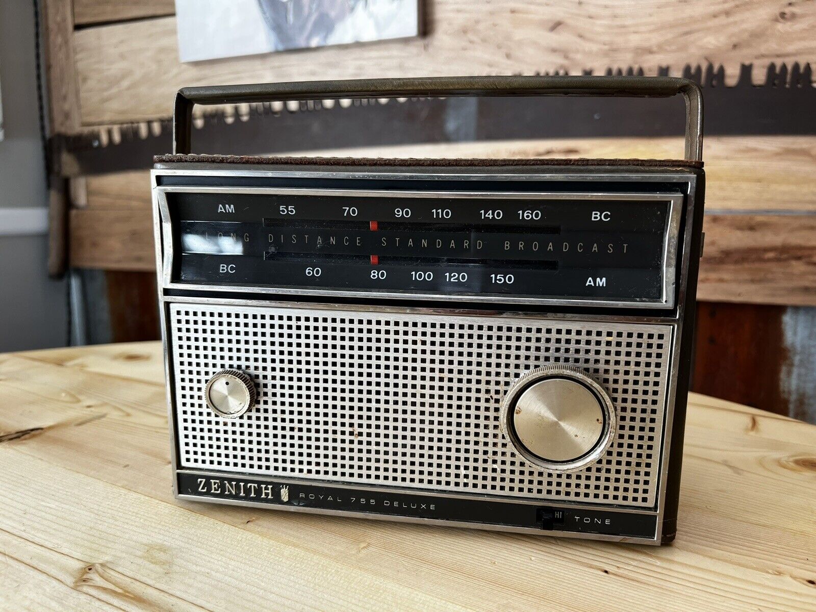 🍊Vintage 1965 Zenith Royal Deluxe Transistor AM Radio | Model 755M Works