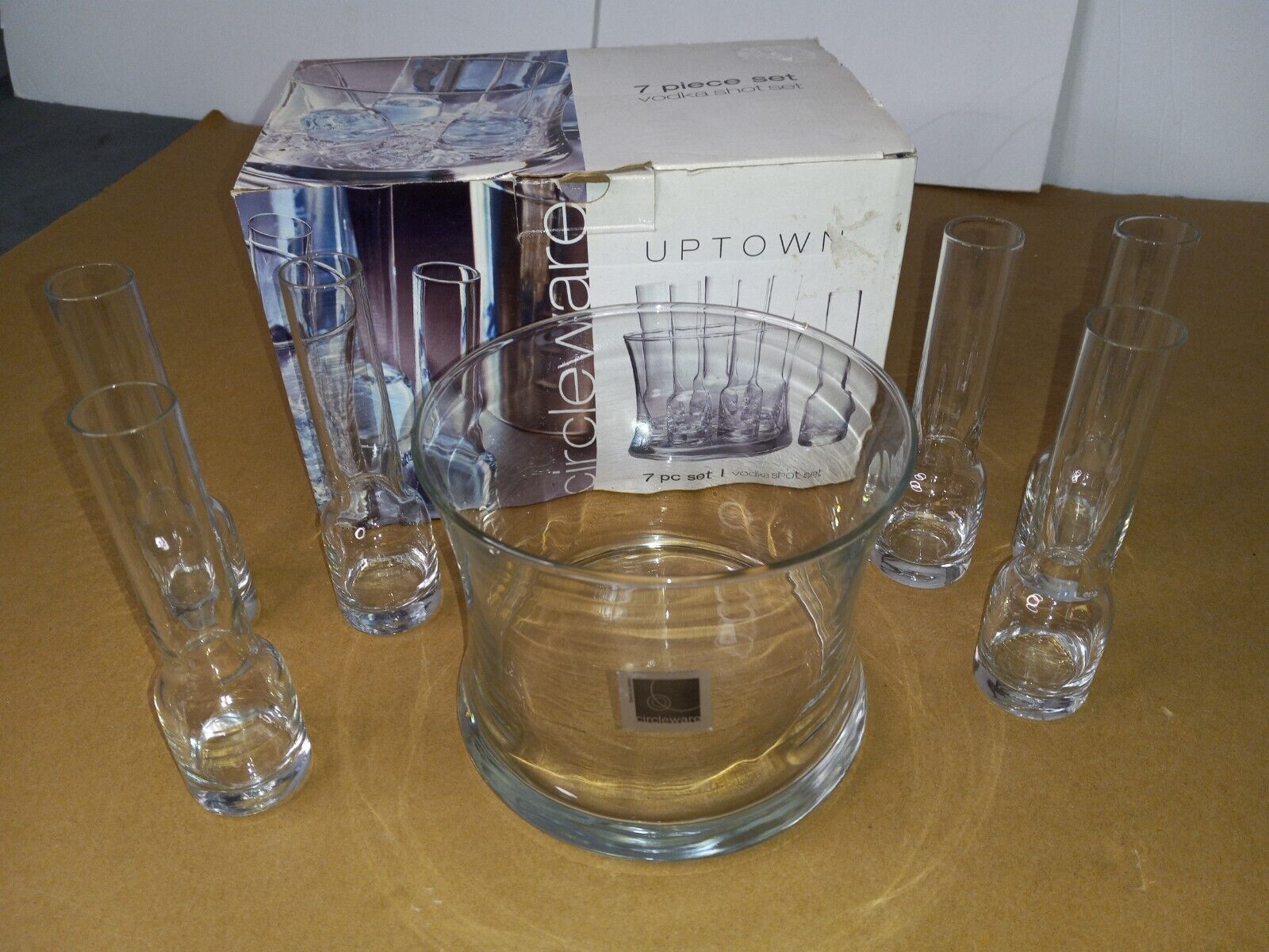 Circleware Uptown Glass 7 Piece Vodka Shot Set **READ DESCRIPTION**