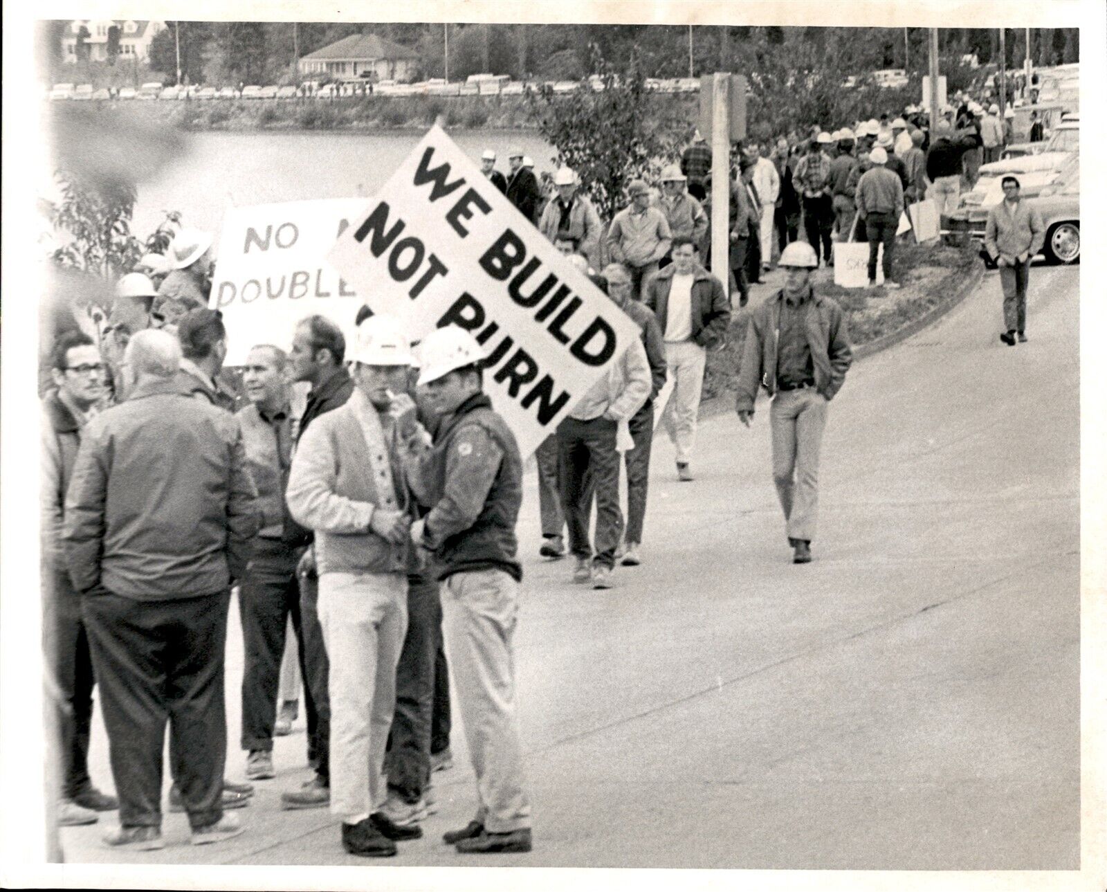 LG986 1969 Orig Photo CONSTRUCTION WORKERS UNION PROTEST Demonstration Pickets