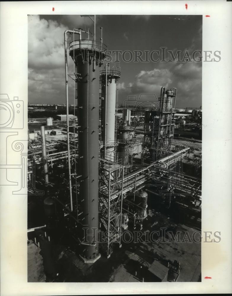 1985 Press Photo Interox America\'s hydrogen peroxide extraction tower in Houston