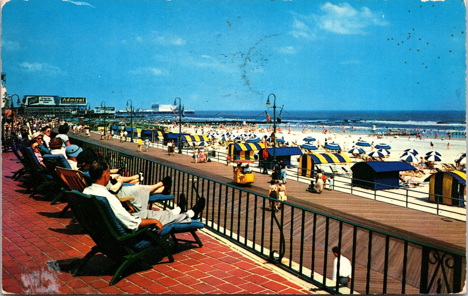 VINTAGE POSTCARD RELAXING IN ATLANTIC CITY NEW JERSEY POSTED 1961