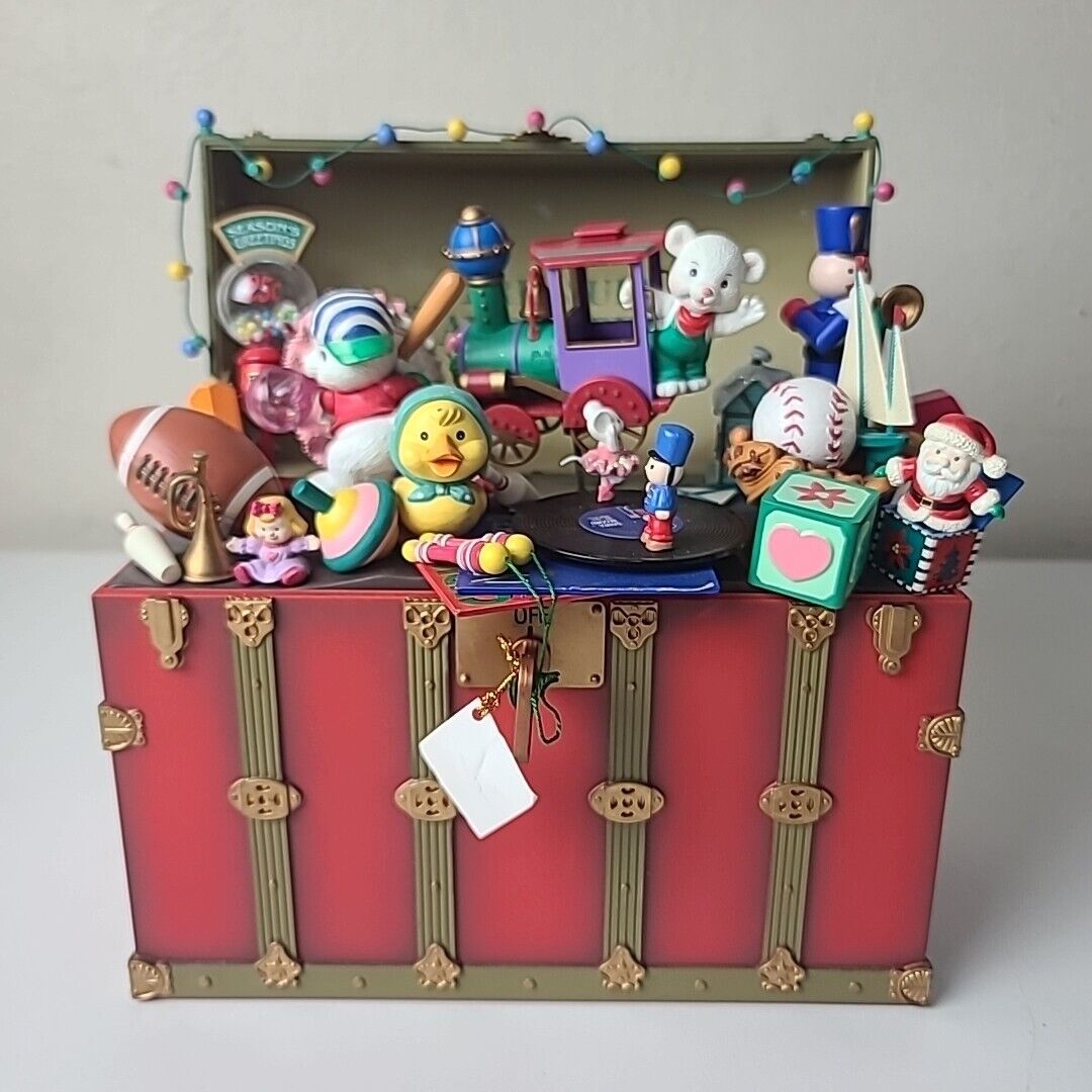 Vintage 1995 Lustre Fame Toy Treasure Chest Christmas Music Box Works Great RARE