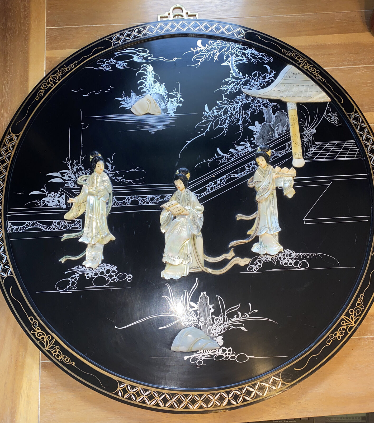 30” Vintage Chinese Wall Art Round Black Lacquer Mother of Pearl Geisha Plaque