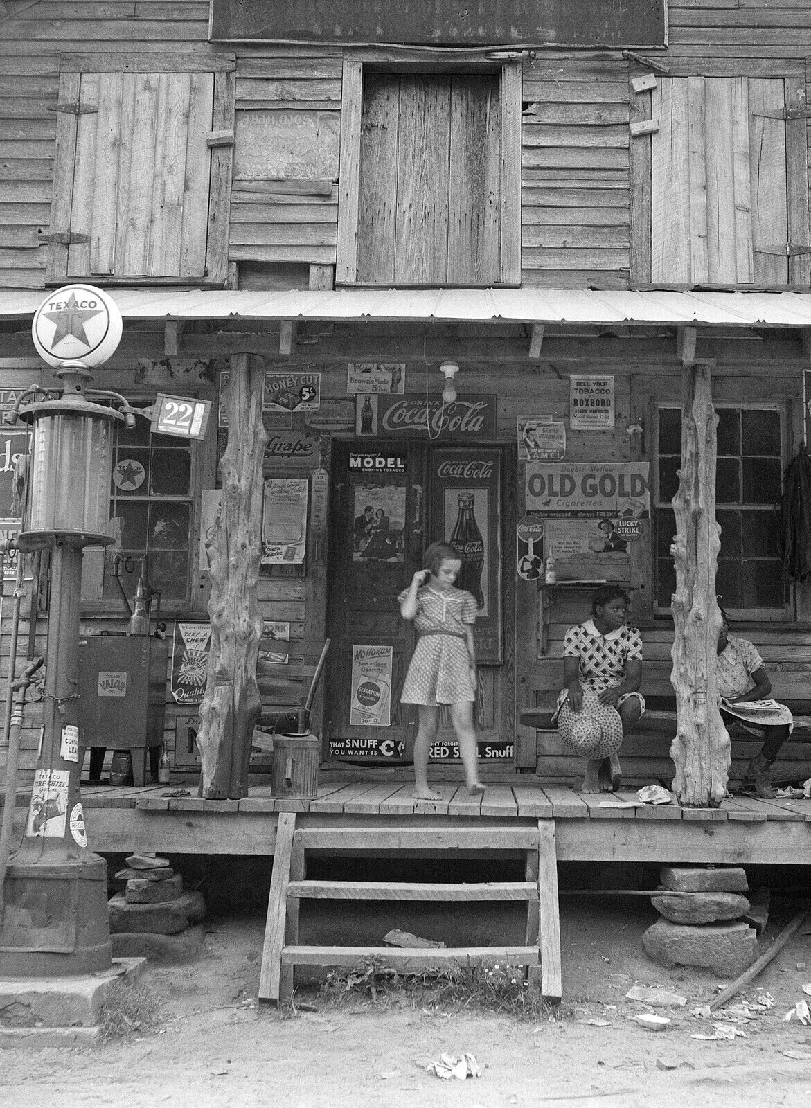 1939 Gas Station & Country Store NC Vintage Old Photo 8.5\