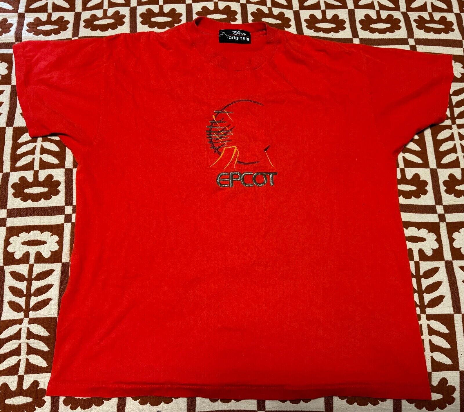 1990s Vintage Embroidered EPCOT T-shirt - Disney Originals - Red